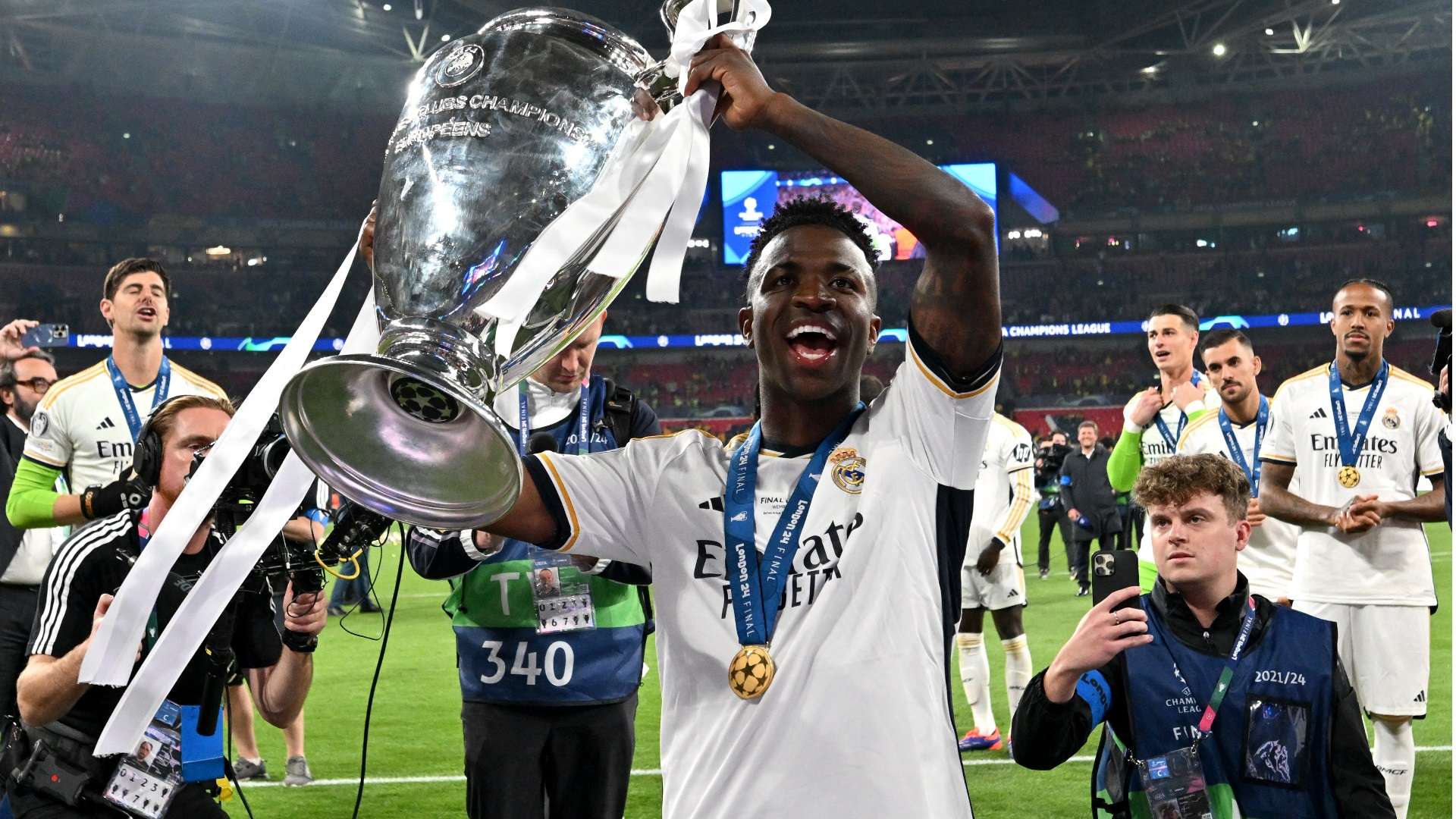 王楚欽擊敗 王楚欽擊敗